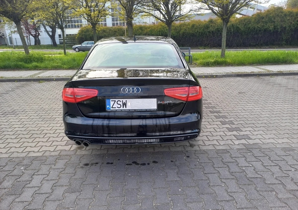 Audi A4 cena 61000 przebieg: 124200, rok produkcji 2014 z Świnoujście małe 67